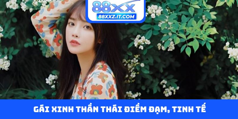 Gái xinh thần thái điềm đạm, tinh tế